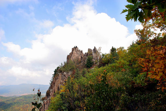 探秘臺(tái)州雞冠山 一峰獨(dú)秀的自然奇觀與人文勝境